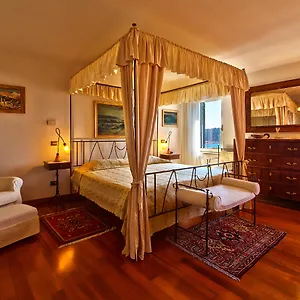 https://villa-tuttorotto.in-istria.net